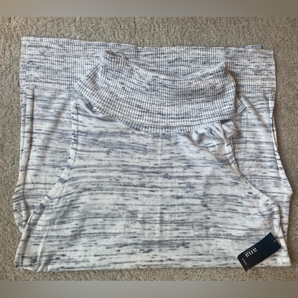 NWT, a.n.a. White & Black Spacedye lightweight tunic sweater vest, Sz. 0X - Picture 13 of 13